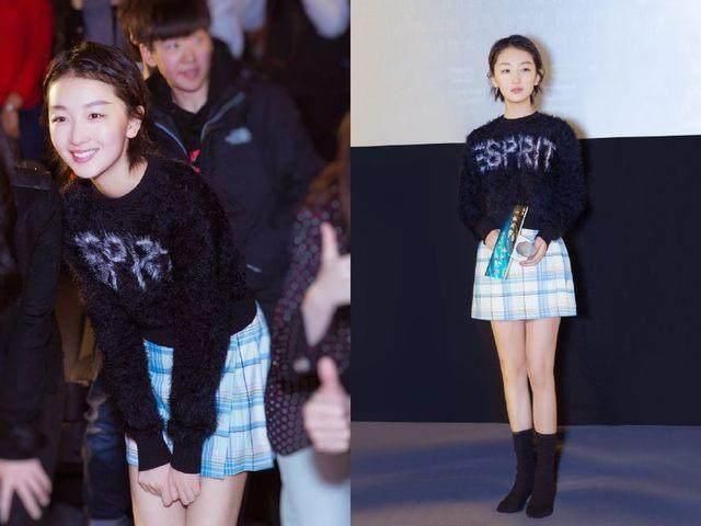 周冬雨胆真大，穿一身透视蕾丝裙现身活动，网友：你的胸呢？