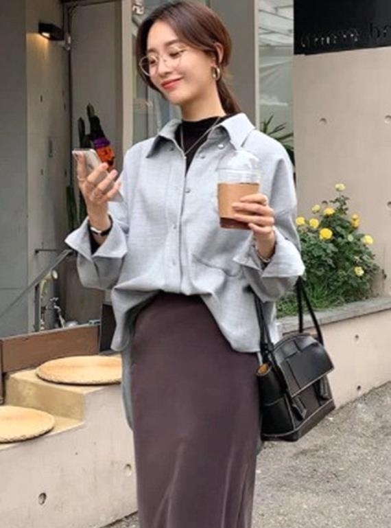 #小姐姐#街拍:迷人优雅的长发美女,简单穿着魅力十足,美的迷人!