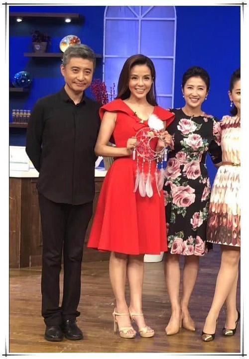 朱迅也老了？44岁皱纹爬满眼角，网友：自然老去的脸就是耐看！