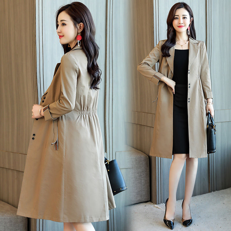 中国制造“风衣”一夜而红，最适合40岁女人穿，越看越洋气