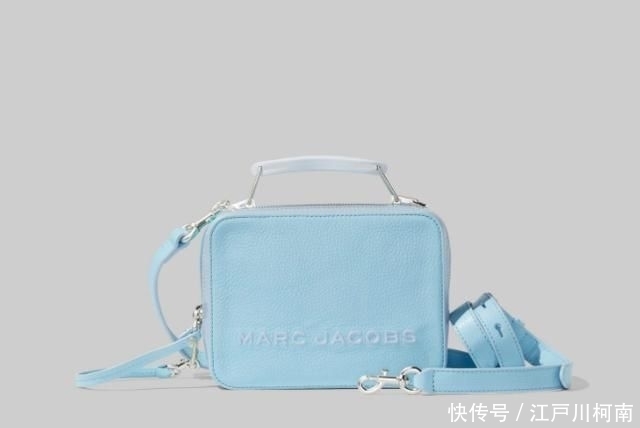 蓝色:Marc Jacobs 2020年春夏款除了相机包,这些"蓝"用在包上也很美