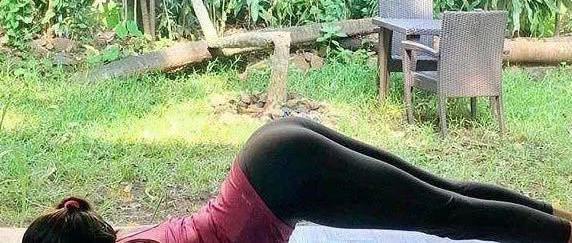 腿粗就练这4式瑜伽, 打造纤长双腿, 尽显高挑身材