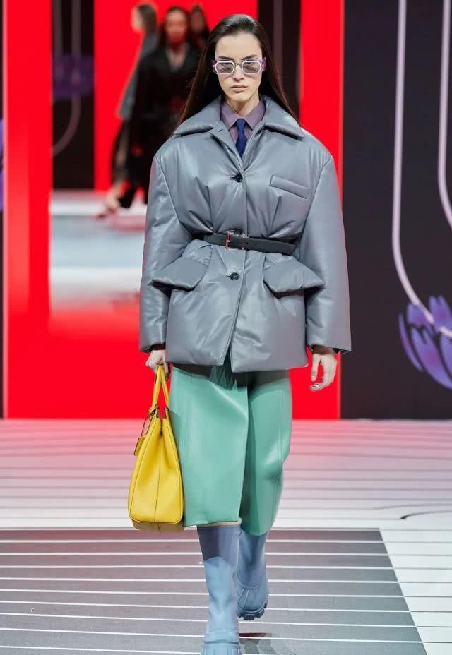  [Prada2020]Prada2020秋冬打造复古风潮