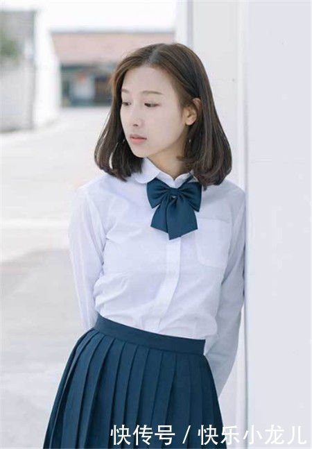 【性感】街拍:迷人性感的美女,搭配出紧致的时尚女神感