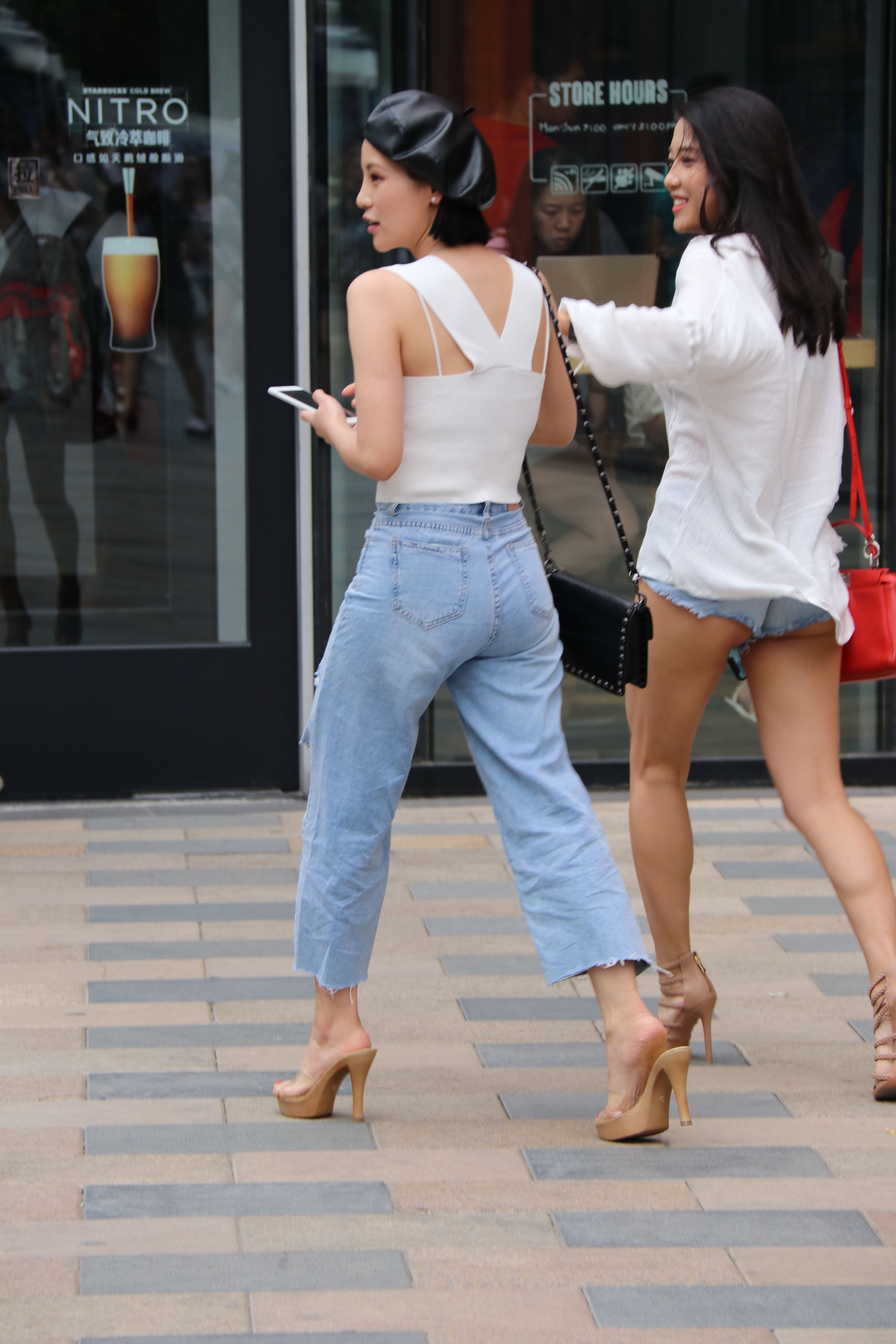 街拍北京，夏天最正确的时尚搭配，这样穿清爽凉快又时尚