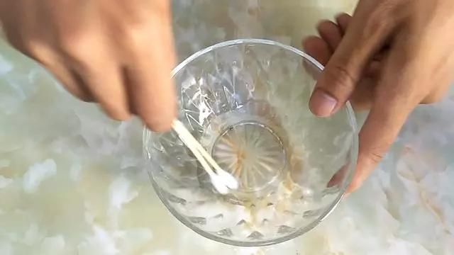 蜂蜜加开塞露小办法,肌肤白白皙净,脸下水水嫩嫩!太实用了