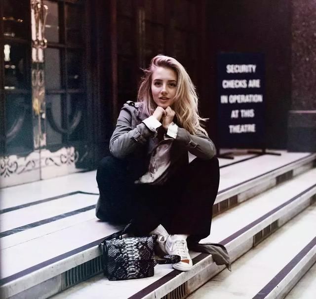 初代博主,最爱的还是她-换季穿衣没灵感?从她身上能找到!