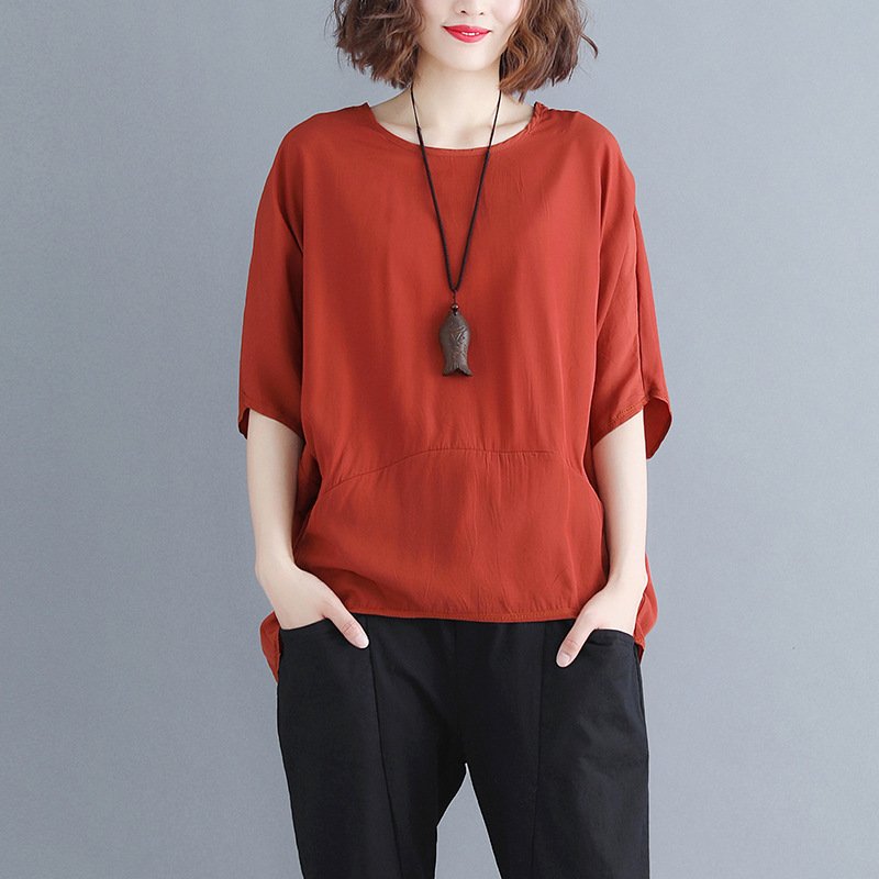 不管你是60还是70女人，都适合穿这些小衫，简约大方得体，特气质