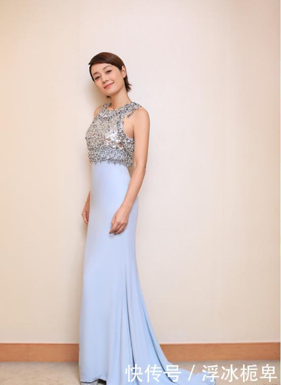  「亮片裙」马伊琍穿“抢眼”款礼服，腰上一点没赘肉，身材曲线让人羡慕