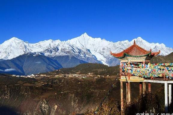 旅行首选之地，梅里雪山，如我一般，试图解读这座神山的奥妙