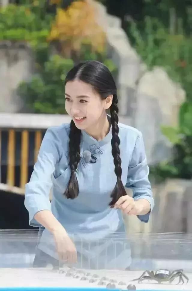 杨幂、热巴都中了这款减龄发型的毒，她们跟风扎萌翻了整个宇宙!