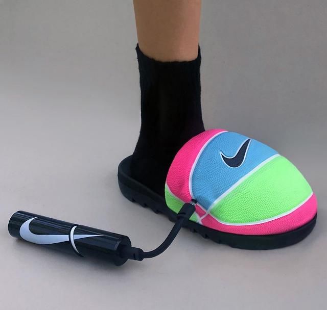  「作品」把篮球变拖鞋的鬼才，居然是个高颜值的宝藏女孩