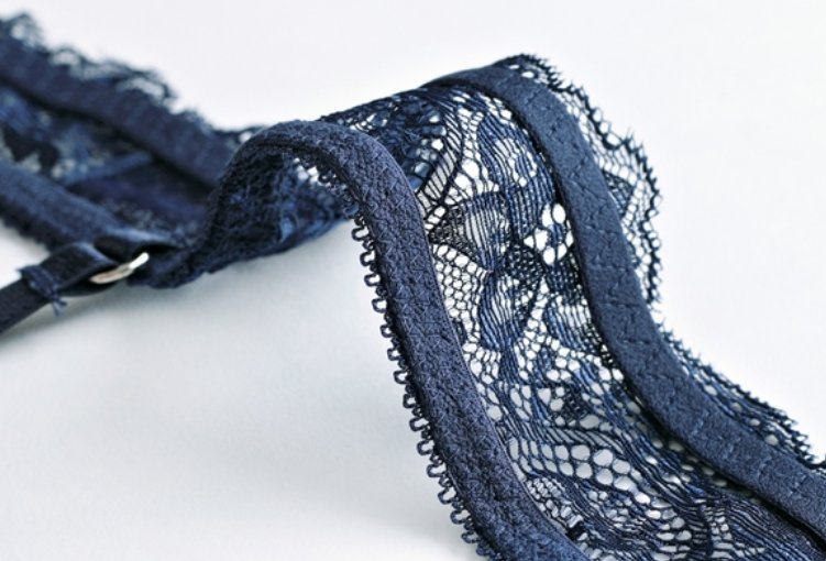 刚刚发现一种文胸,一扣倾心,裸肤感特好,简直迷死人