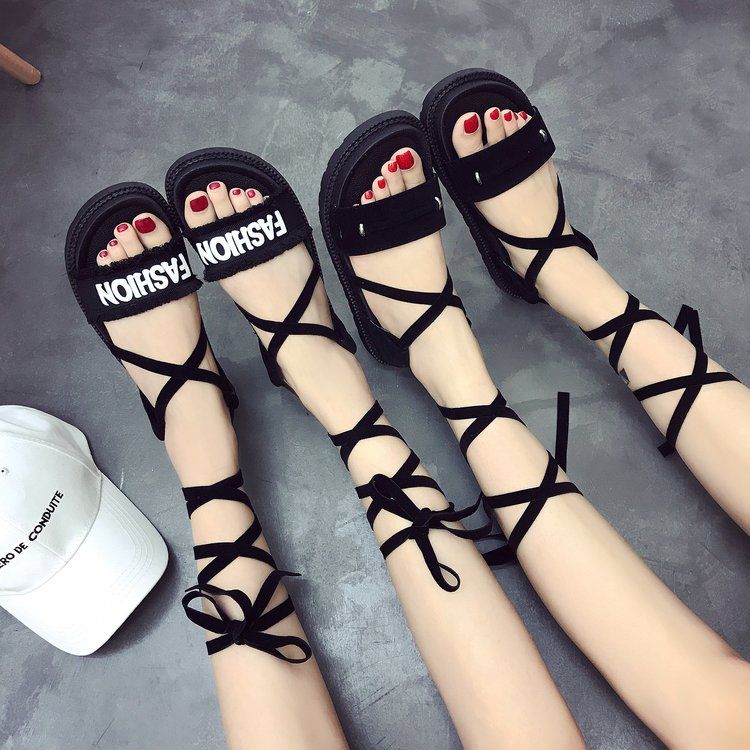 太美了、太美了!今夏流行的罗马凉鞋，让你的玉足白嫩又迷人