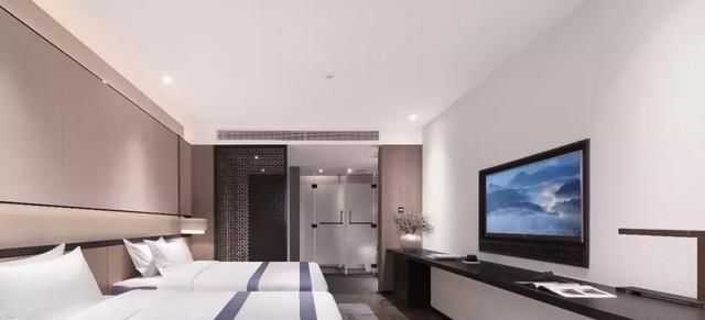 “藏”在广西阳朔的这个酒店，被一群人“搞”成了仙境