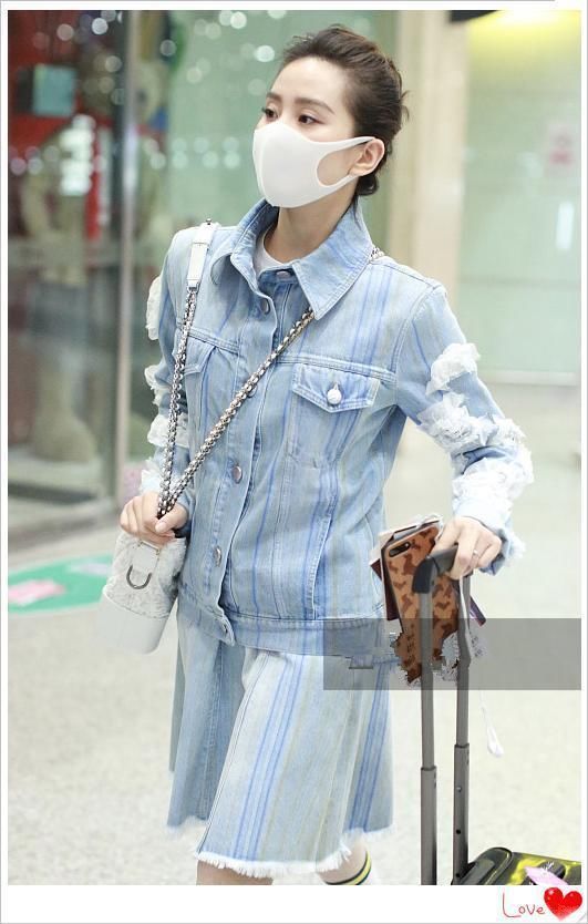 本以为刘诗诗穿牛仔装够嫩的了，但看到毛晓彤这效果，我沉默了!