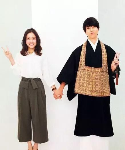  『通勤连衣裙』让你get万年实用的职场穿搭单品！以后上班不愁不会穿了！