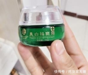  [冷落]化妆店“冷落”，在药店却“受宠”，这些药妆不一般，店员都自留