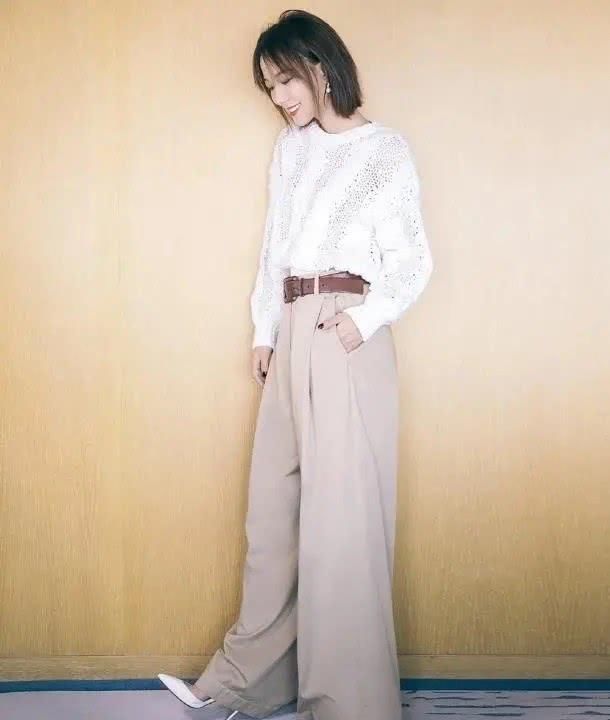  #时尚圈#春季裤子怎么选？这3种裤子显瘦显高又时髦，明星潮人都在穿！