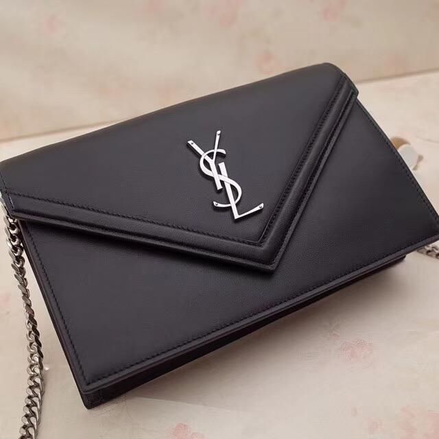 唐嫣化身清洁工 没有了平时的那些大牌时装跟包包 完全两个人