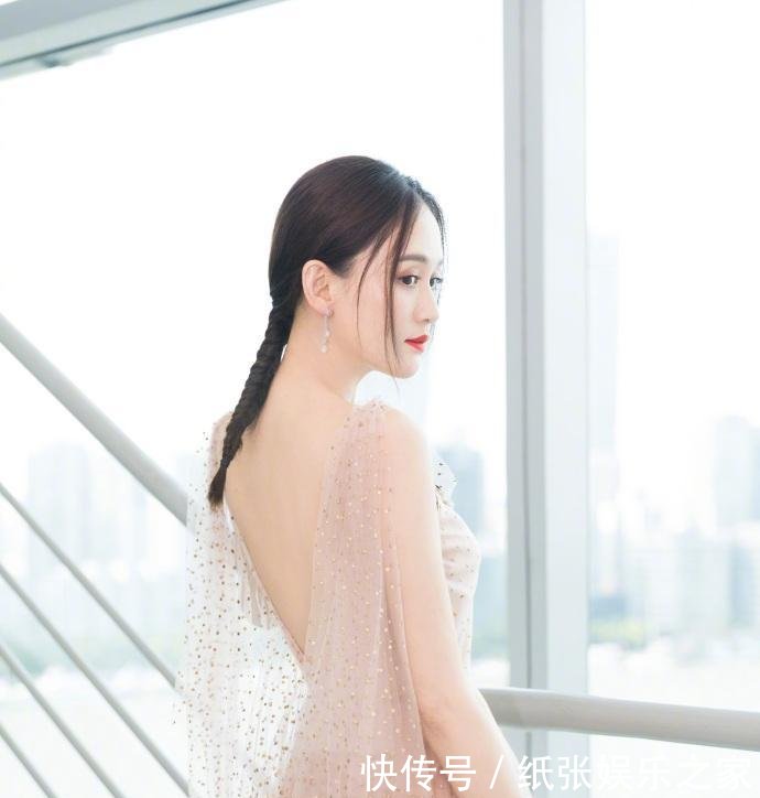 陈乔恩瘦了20斤不止, 露背波点裙穿出仙女感, 38岁秒变18岁!