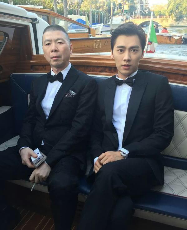 冯小刚愤怒回应“偷税”风波，沉默数月却只敢拿网友撒火