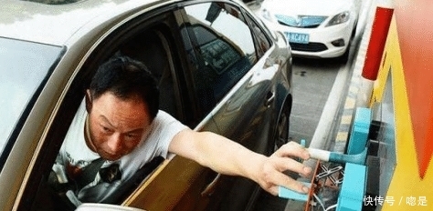  「开车」为什么高速上开车再累，也不要在服务区睡长觉？现在知