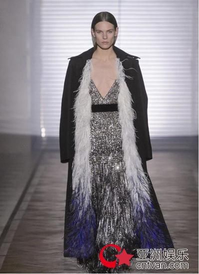 圈粉时尚圈 华为P20极光色更懂色彩密码