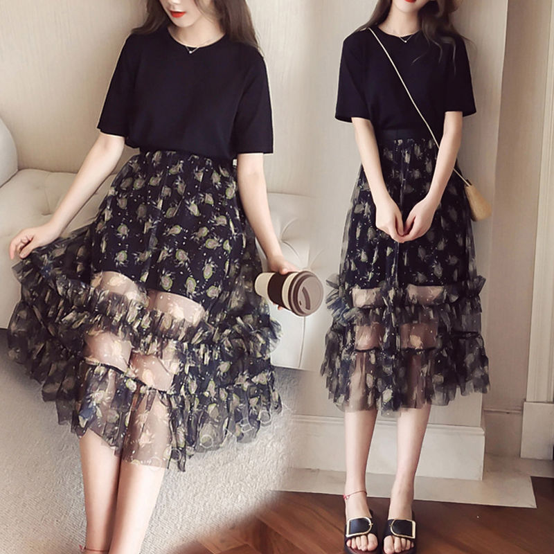 女人性不性感主要看臀，瞧瞧下面女人这穿法，妩媚性感谁都着迷