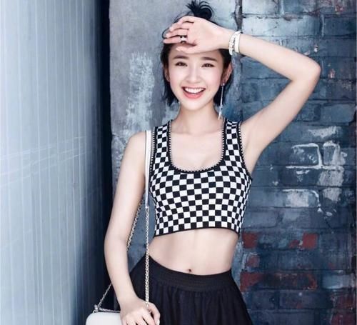 『 船式』身材都变得有气质迷人了,赶紧学习,据说常练瑜伽船式的美眉们