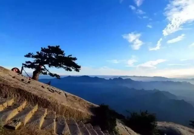 登高揽胜 云海情长