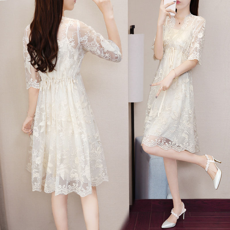 女人四十一枝花，老婆穿上这样的女裙，同事直夸显嫩又优雅