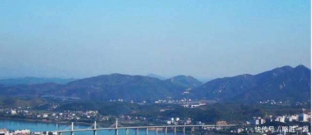  我国■我国第一个拥有高铁站的县！