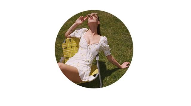 露背露肩深V的妹子别走，你们的内衣呢？