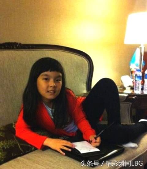 李咏与哈文的16岁女儿近照曝光 ,从小具有文艺