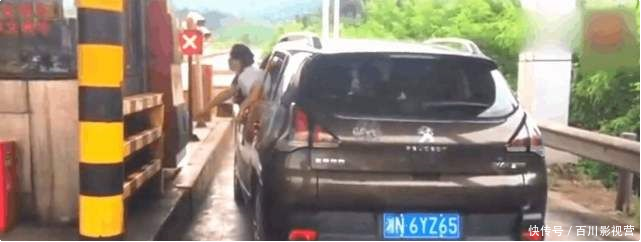 停车取卡成“公愤”，已有３０万车主被罚，你有中招吗？