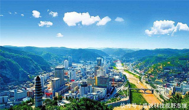 中国真正的“一线城市”，宽不足300米，削平33座山头打造一座新