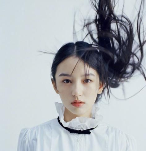  [贫民窟]秋冬最省钱的穿搭,“一衣多穿”出镜率爆表,贫民窟女孩的最爱