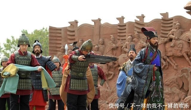 #荆州刘表#专家质疑诸葛亮的人品,两件事就证明了诸葛亮的人品到底如何?