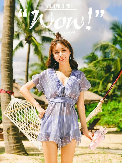 修身显瘦比基尼游泳衣，让你渡假更显清爽靓丽身材！