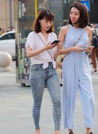  『恋爱』女神潮范儿美搭！街拍：好清纯的小姐姐，看一眼就感觉自己恋爱了!
