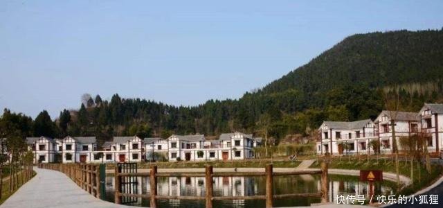 村干部提醒，明年农村的这2种人，将会被取消农村户口