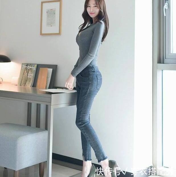 颜值高身材好的牛仔裤美女，秀出一双大长腿，魅力四射！