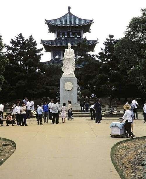 80年代武汉街头老照片，本地土著都不一定见过，看懂的人都老了