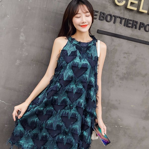 掀衣喂奶有点尴?有了“隐形”哺乳衣，优雅喂奶不走光，告别尴尬