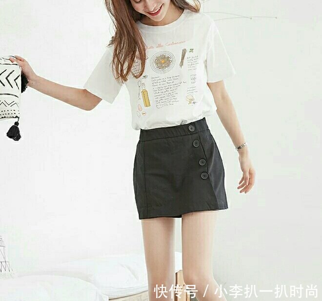 居家少妇穿肉色丝袜，那么黑色丝袜在什么场合穿合适