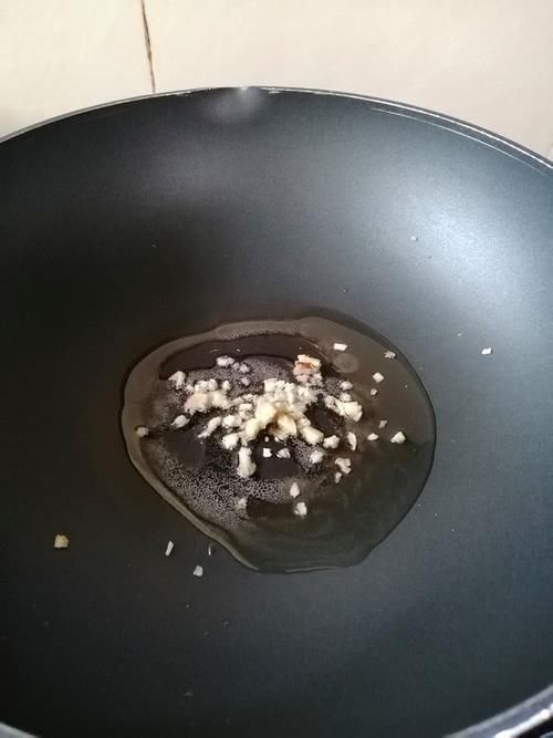 『食物』12种补水食物,吃完皮肤不干燥,连护肤品都省一大半,排除废物