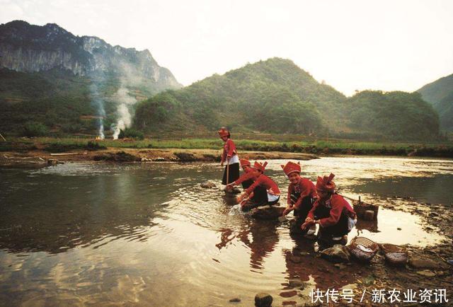 中国的“世外桃源”：整座村子被群山包围，只能从狭小的山洞进去