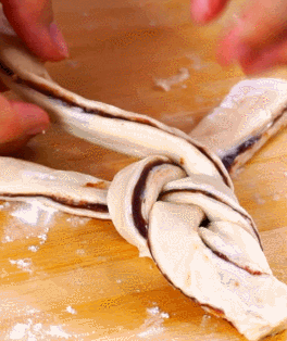 『好吃』不用揉面!手抓饼+豆沙=超好吃的辫子酥