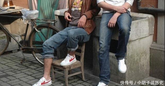 『舒适』时下打造的“回力”再推新款,叫“开车鞋”,经典回归,帅气舒适